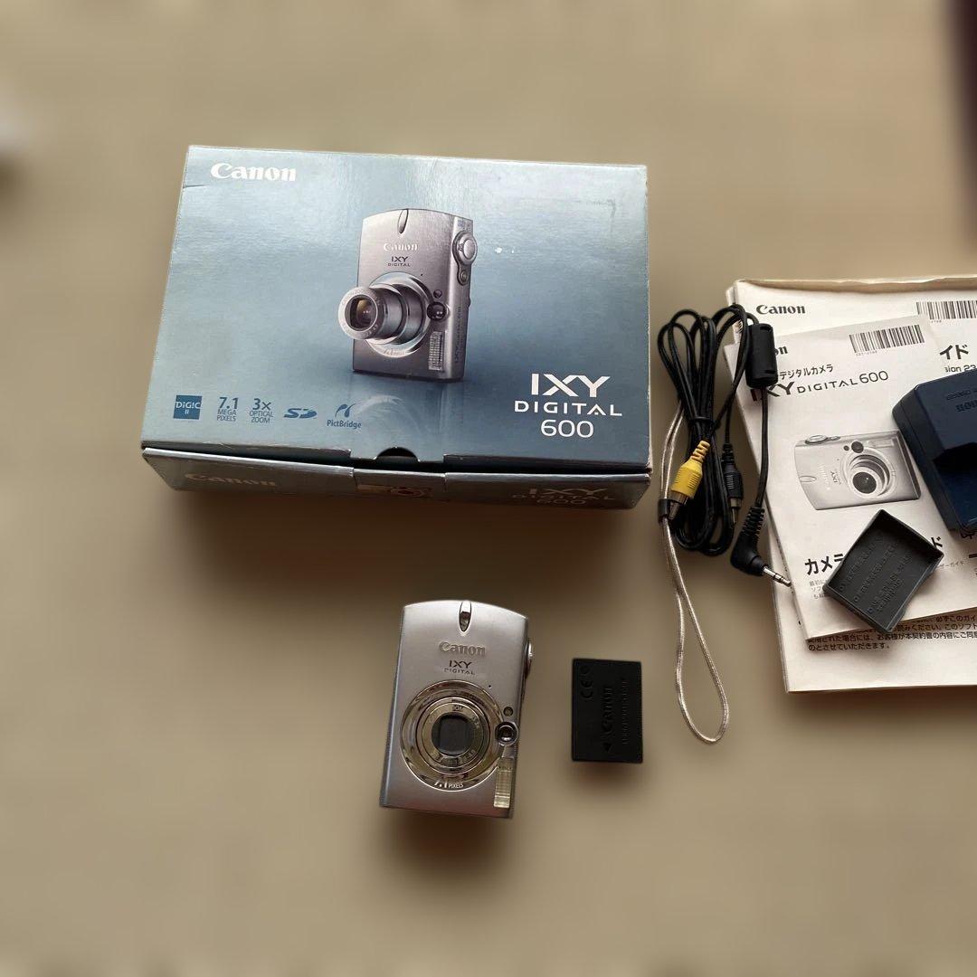 Canon IXY DIGITAL 600 シルバー デジカメ　キャノンイクシー