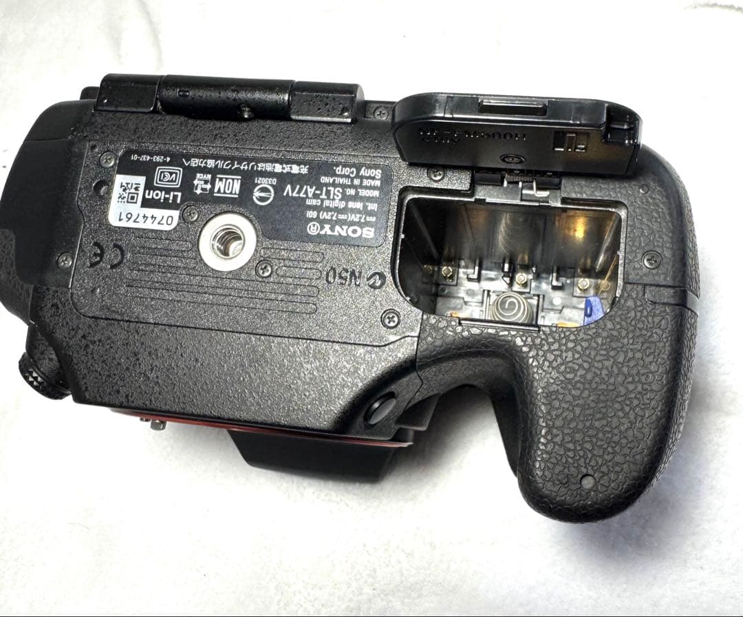 Sony α 77 SLT-A77V #2778