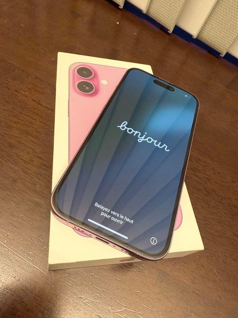 iPhone16 ピンク 本体 256G バッテリー最大容量98% 少し傷あり