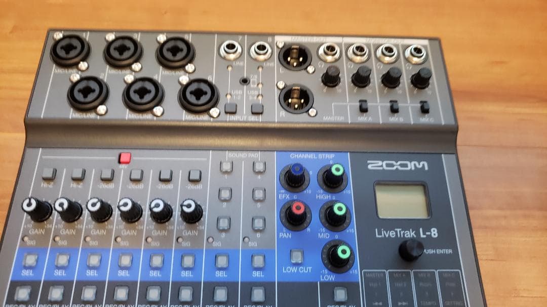 ZOOM LiveTrak L-8 ミキサー