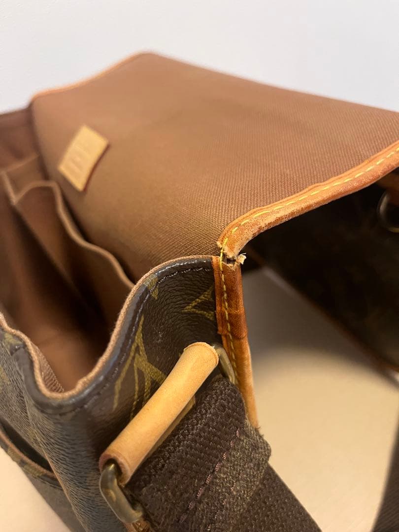 LOUIS VUITTON メッセンジャーボスフォールPM ショルダーバッグ