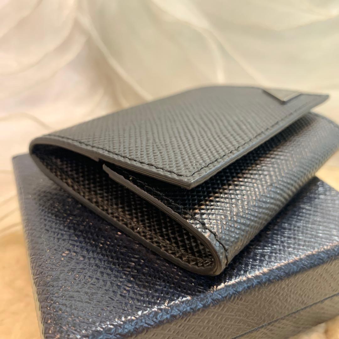 ☆未使用品☆PRADA サフィアーノ ケース トライアングルロゴ 黒