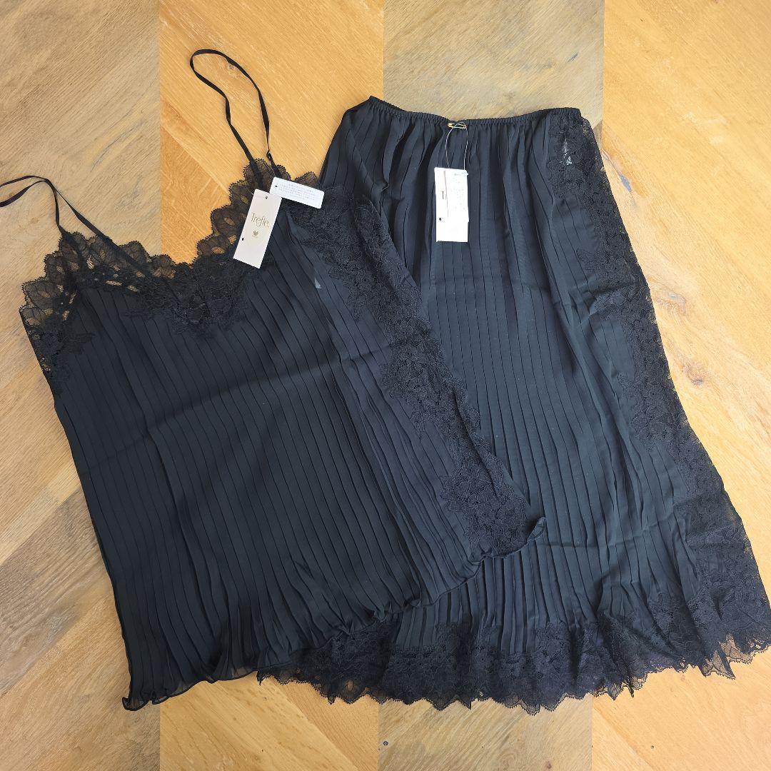 ワコール　トレフル　キャミ　ペチコート　新品　黒レース