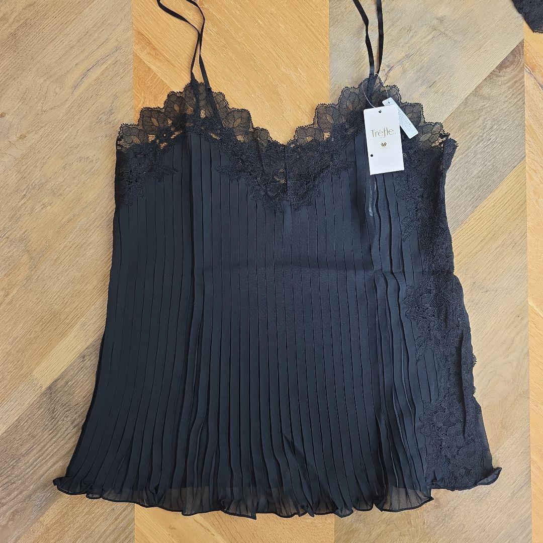 ワコール　トレフル　キャミ　ペチコート　新品　黒レース