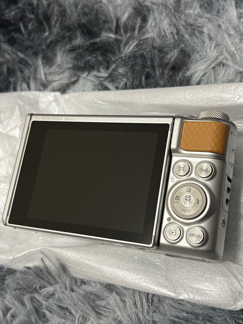 Canon PowerShot SX740 HS 本体シルバー　SDカード付き！