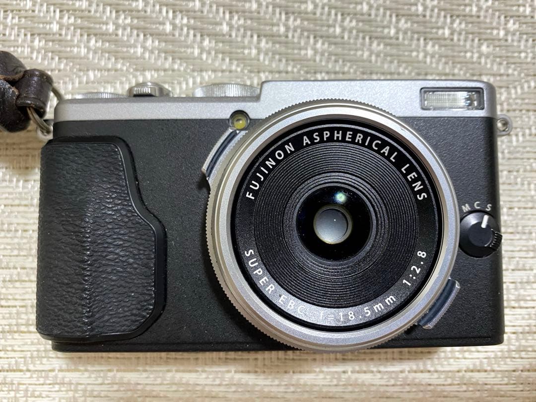 【純正カバー付】 富士フイルム Fujifilm X70 デジタルカメラ