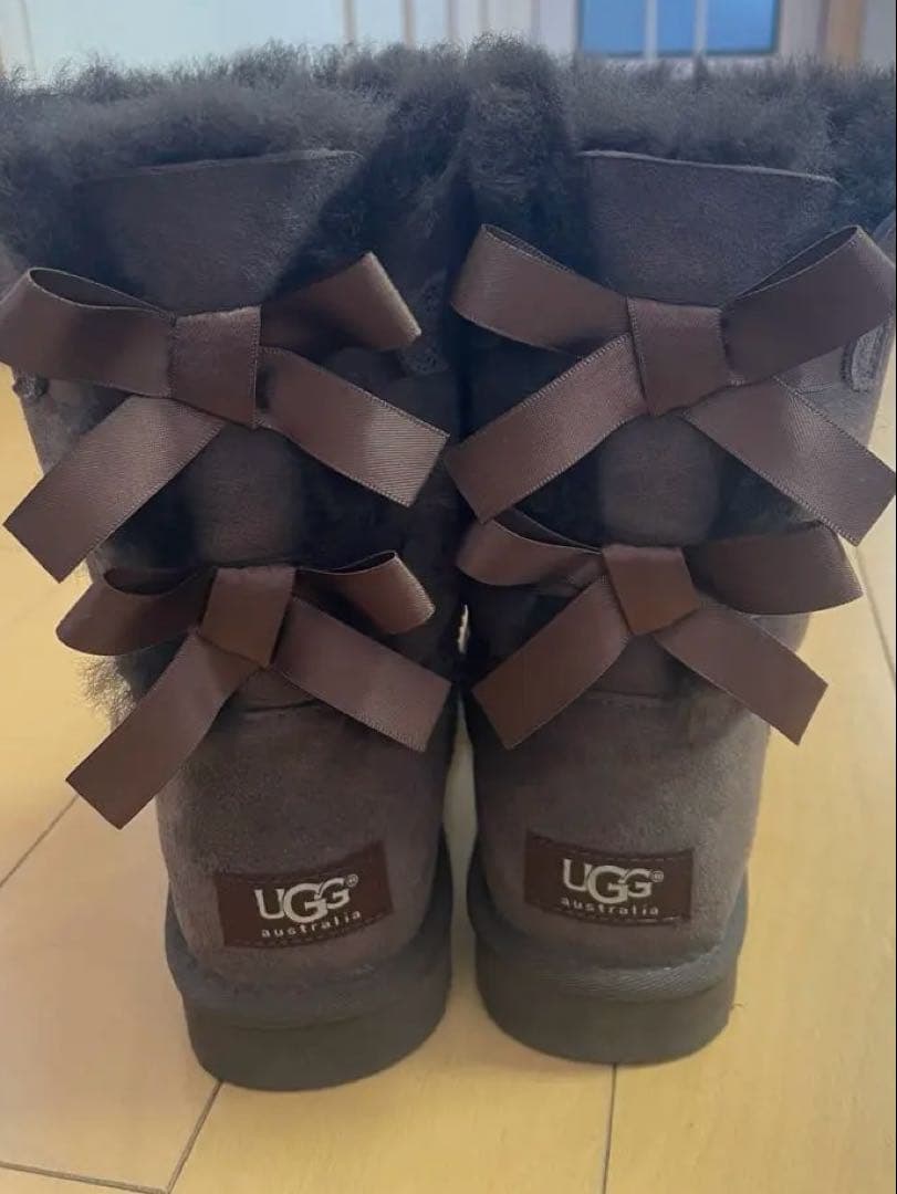 UGG ブラウン リボン付き ムートンブーツ23