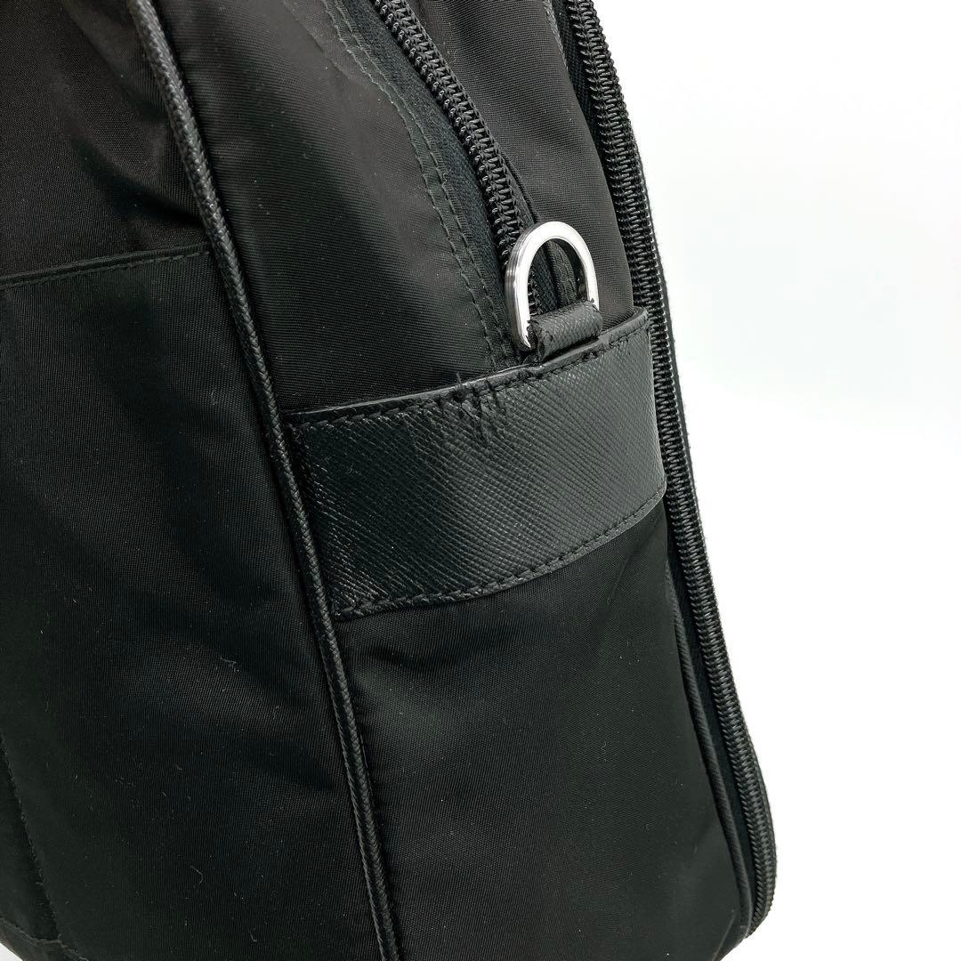 【PRADA】2wayバッグ　ビジネスバッグ　三角ロゴプレート　ナイロン　黒色