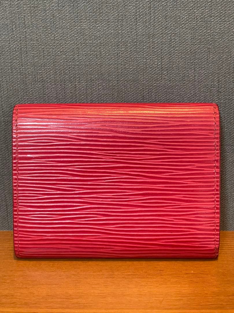 ルイヴィトン エピ アンヴェロップ カルト ドゥ ヴィジット　名刺入れ　レッド
