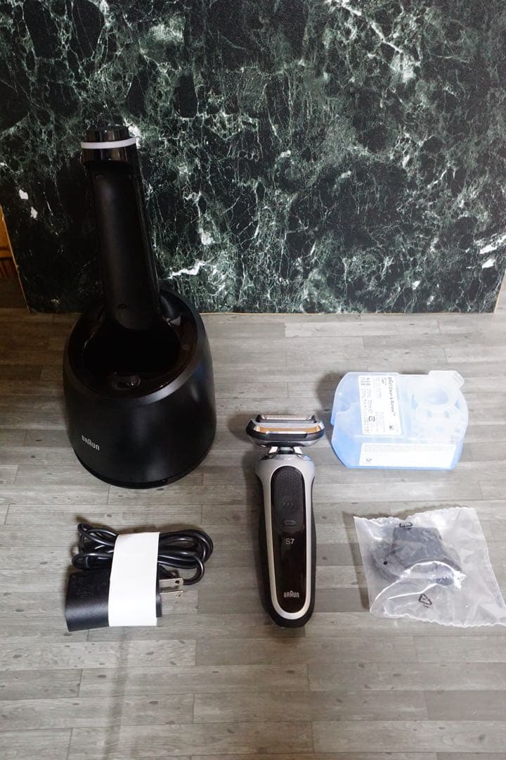 【美品】Braun S7 メンズ電気シェーバー ブラウンシリーズ7