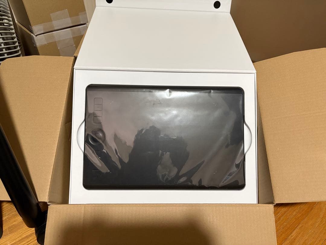 Wacom Intuos Pro Mサイズ PTH-660/K0