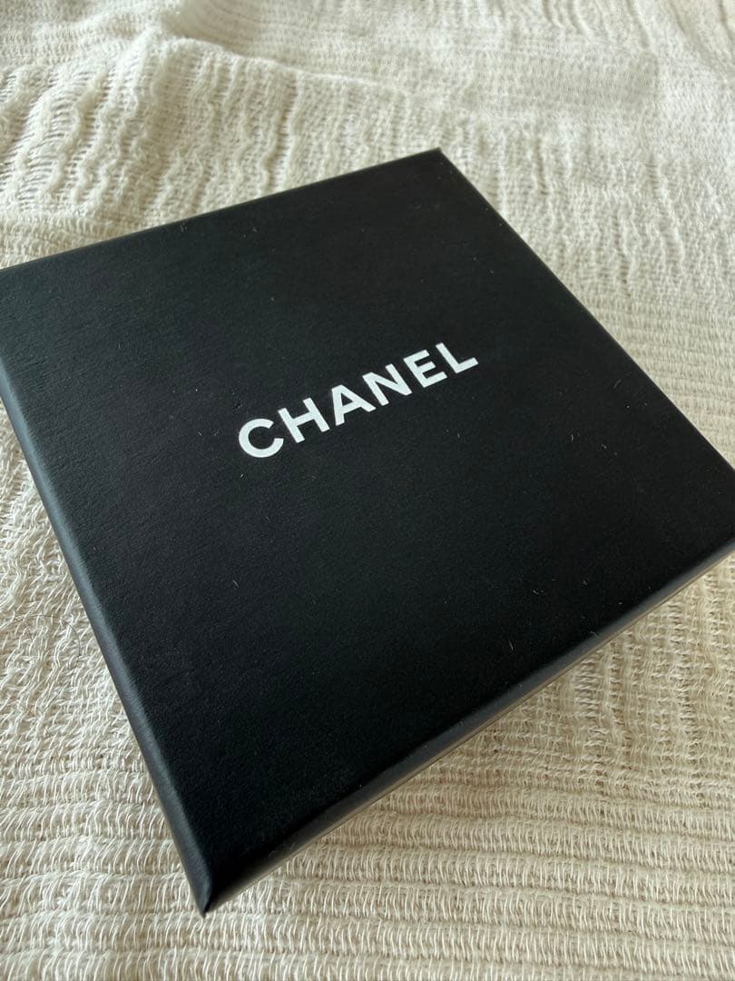 CHANEL シャネル　ビジューブローチ