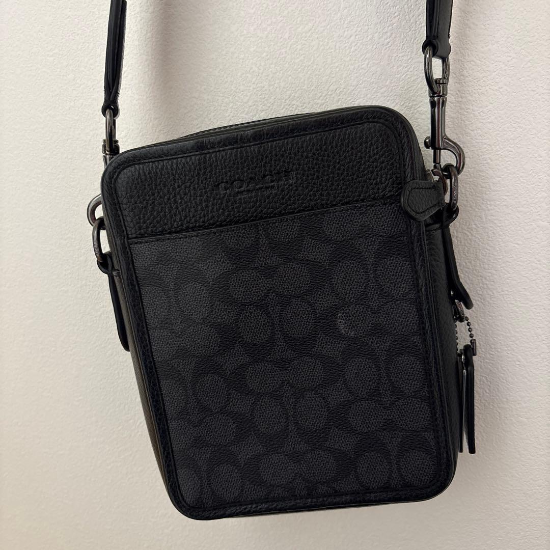 coach ブラックレザー ショルダーバッグ