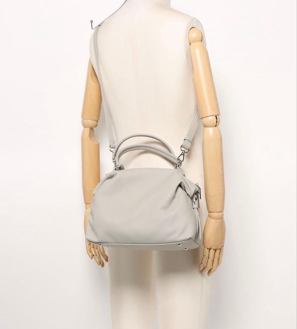 ⭐️ヴィータフェリーチェ新品タグ付本革牛革2wayハンドバッグライトグレー人気完売