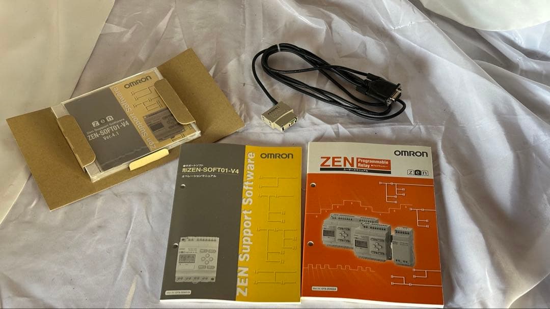 ZEN-SOFT01-V4（PLCソフト）＋ ZEN-CIF01（ケーブル）