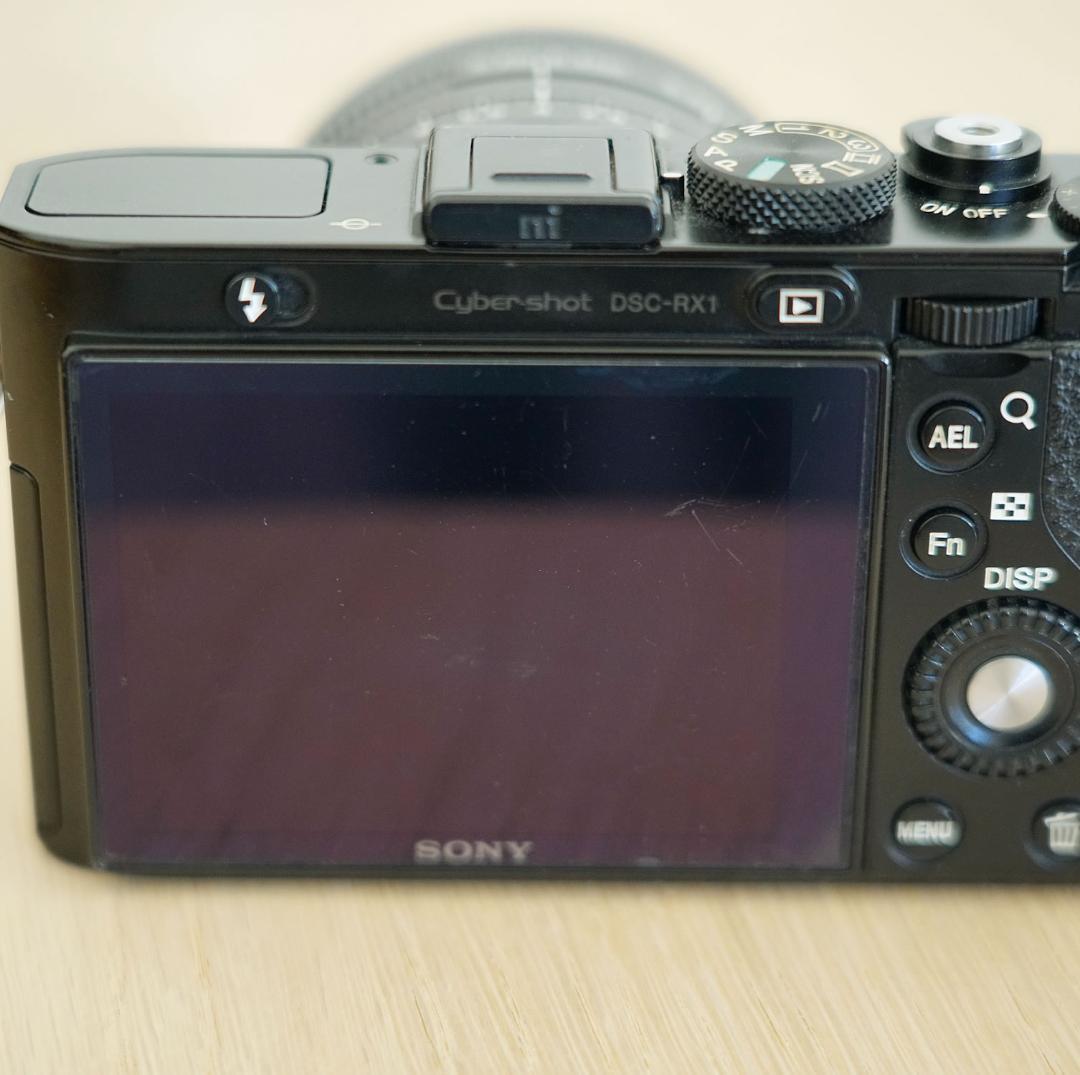 【SONY ／ ソニー】DSC-RX1 ＋ 純正バッテリー３個付