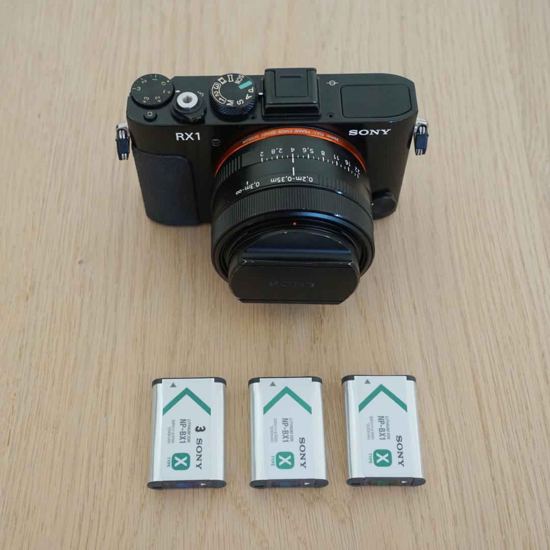 【SONY ／ ソニー】DSC-RX1 ＋ 純正バッテリー３個付