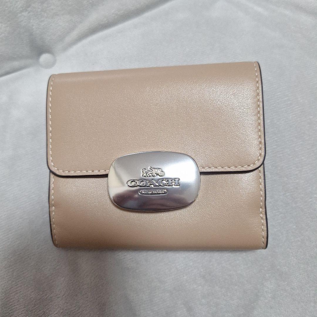 ほぼ未使用COACH ELIZA コーチ 二つ折財布　ベージュ　正規品　シンプル