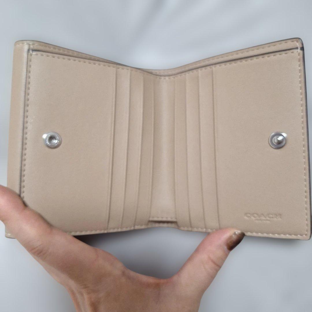 ほぼ未使用COACH ELIZA コーチ 二つ折財布　ベージュ　正規品　シンプル