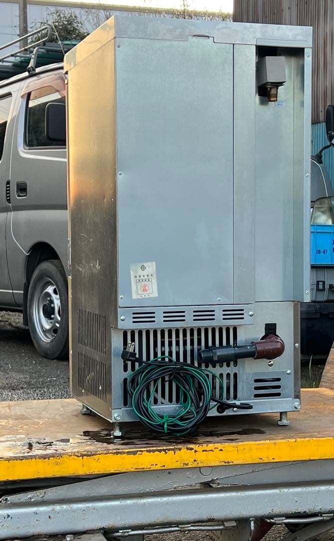 ダイワ　DRI-25LME1　キューブアイスメーカー