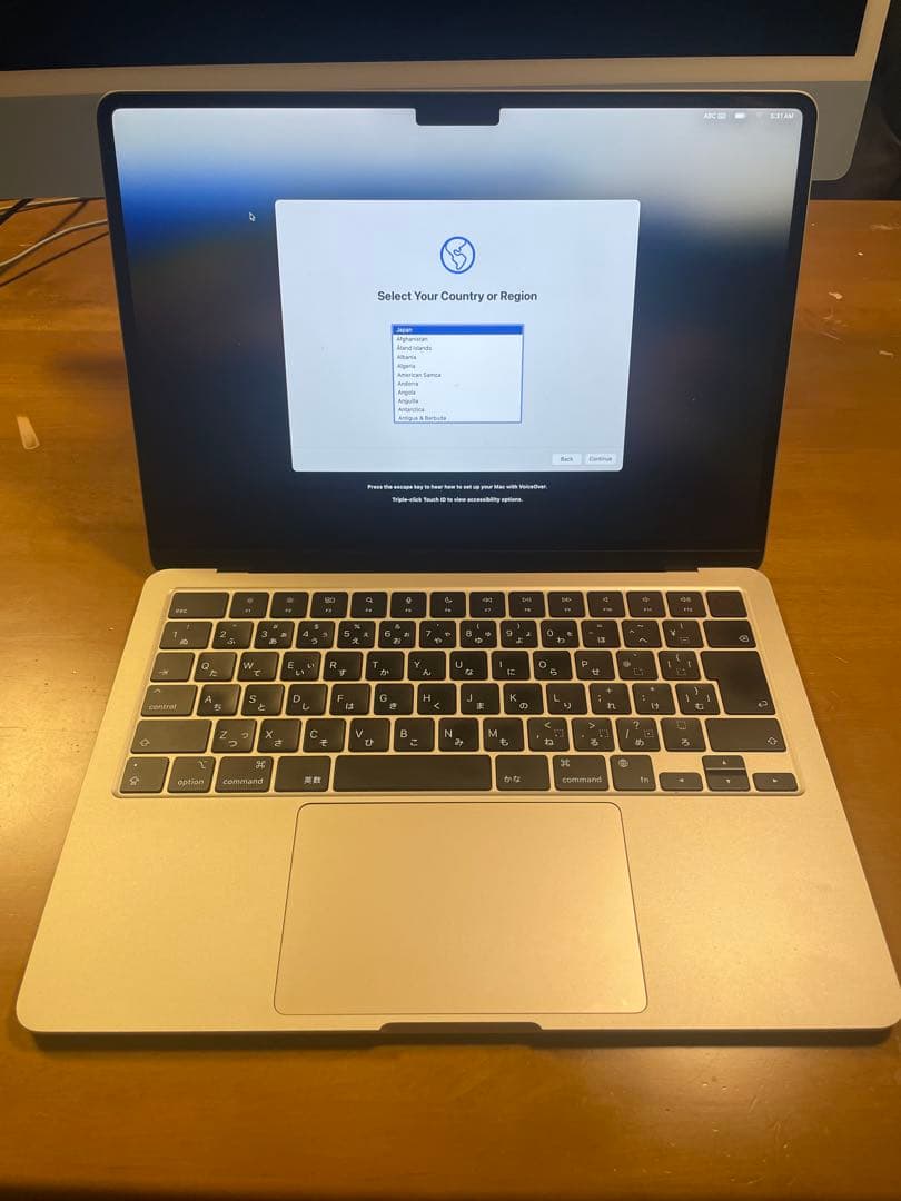 MacBook Air M2 8GB 256GB 13.6インチ スターライト