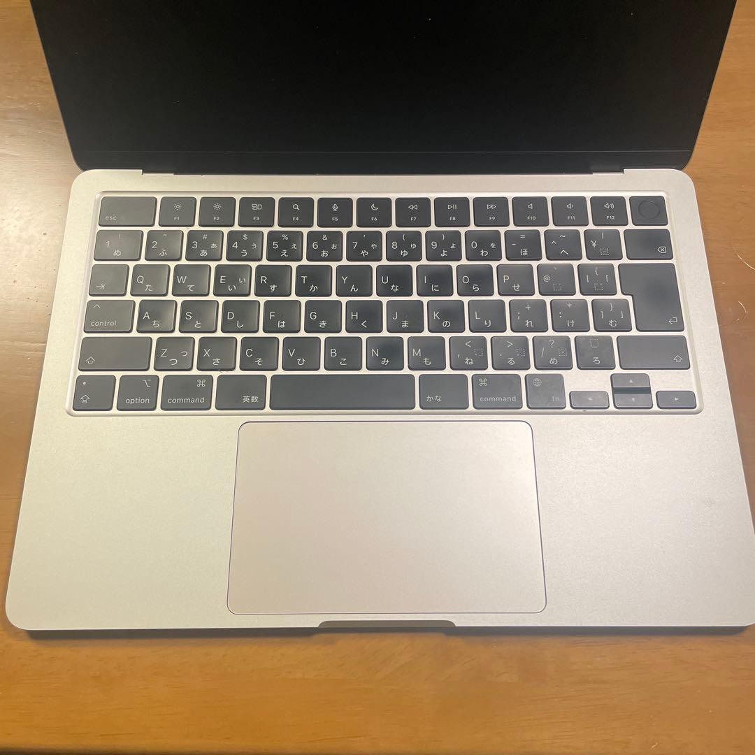 MacBook Air M2 8GB 256GB 13.6インチ スターライト