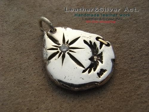 イーグル　ペンダントトップ（ダイヤ）　シルバー925、ｋ18 　ネックレス