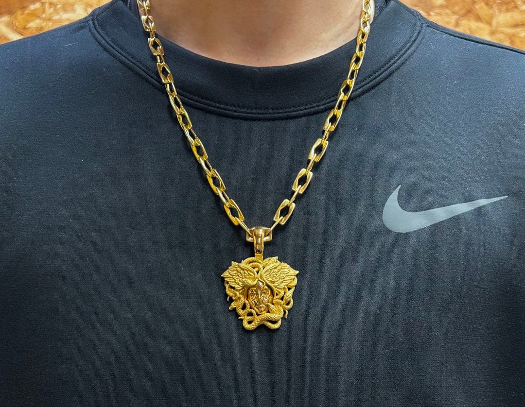VERSACE ヴェルサーチ ゴールドネックレス　6851