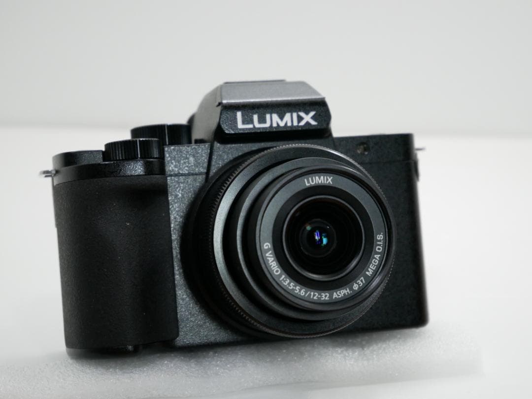 ★★美品・完動品★パナソニックLUMIX DC-G100とレンズ２本付★★