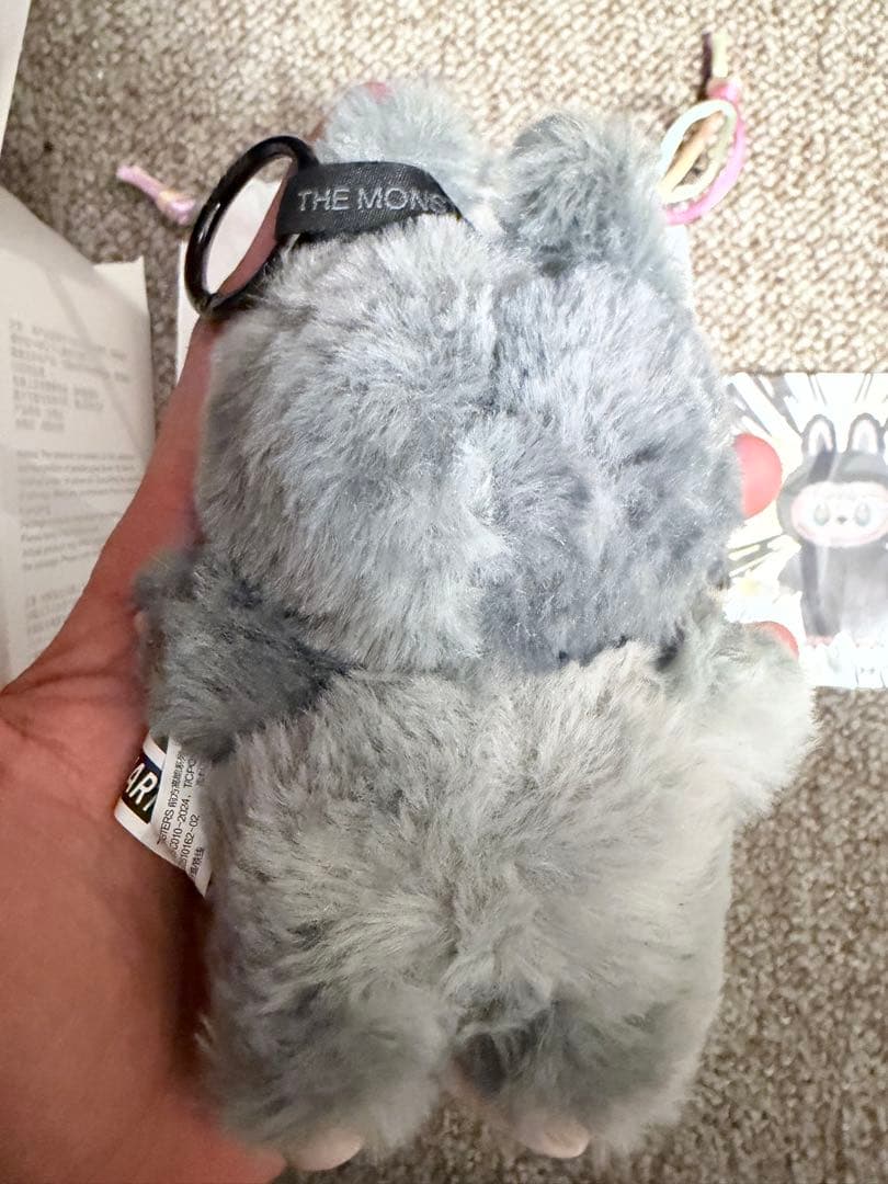 レアカラー！　POPMARTLabubu エナジー　ラブブシークレット