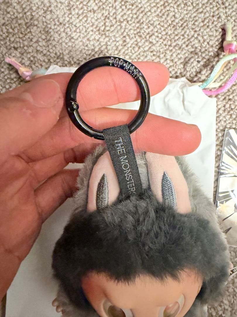 レアカラー！　POPMARTLabubu エナジー　ラブブシークレット