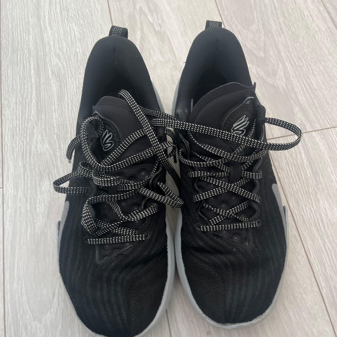 バッシュCurry12黒色