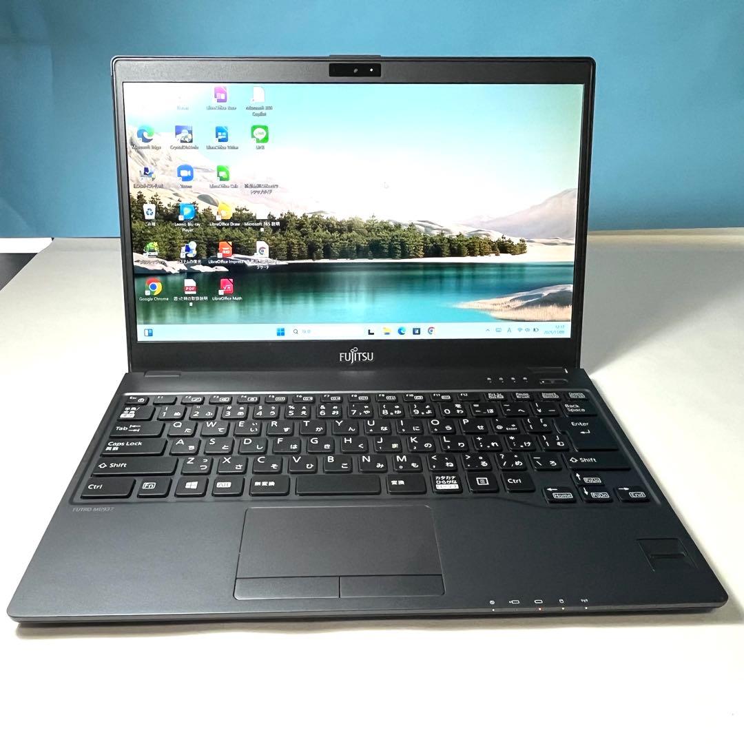 ☆超軽量コンパクト☆SSD搭載快速！カメラ付きノートパソコン 富士通 Win11