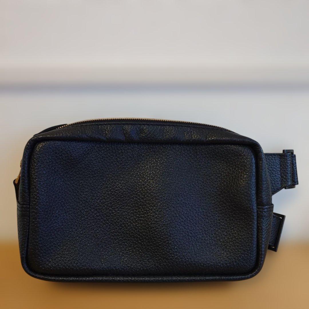 HushTug　ボディバッグ