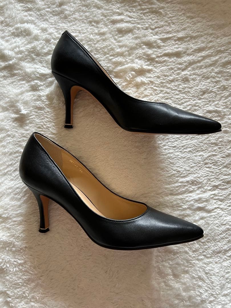 美品 銀座かねまつ ポインテッドトゥ　パンプス 23.5