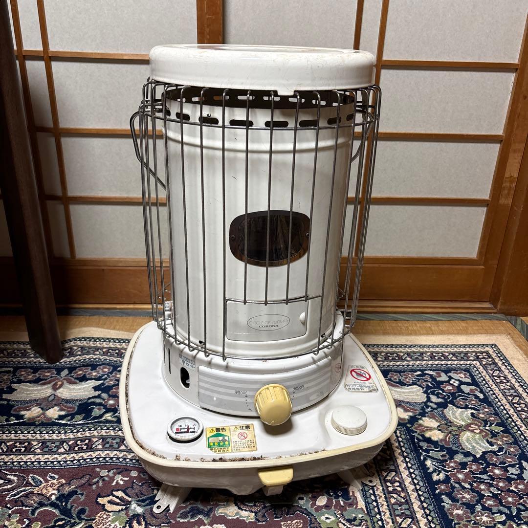 送料込 コロナ 灯油ストーブ 円筒形 ホワイト