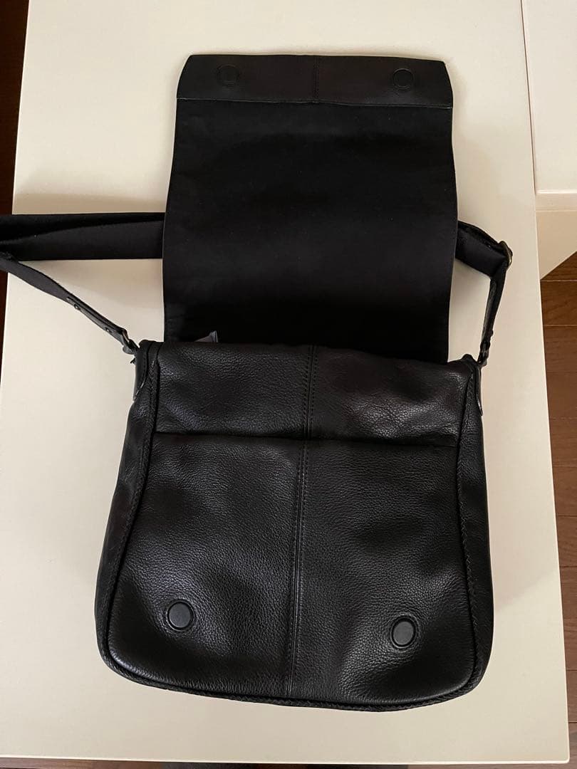 美品　agnès b(アニエス・ベー)ショルダー本革バッグ