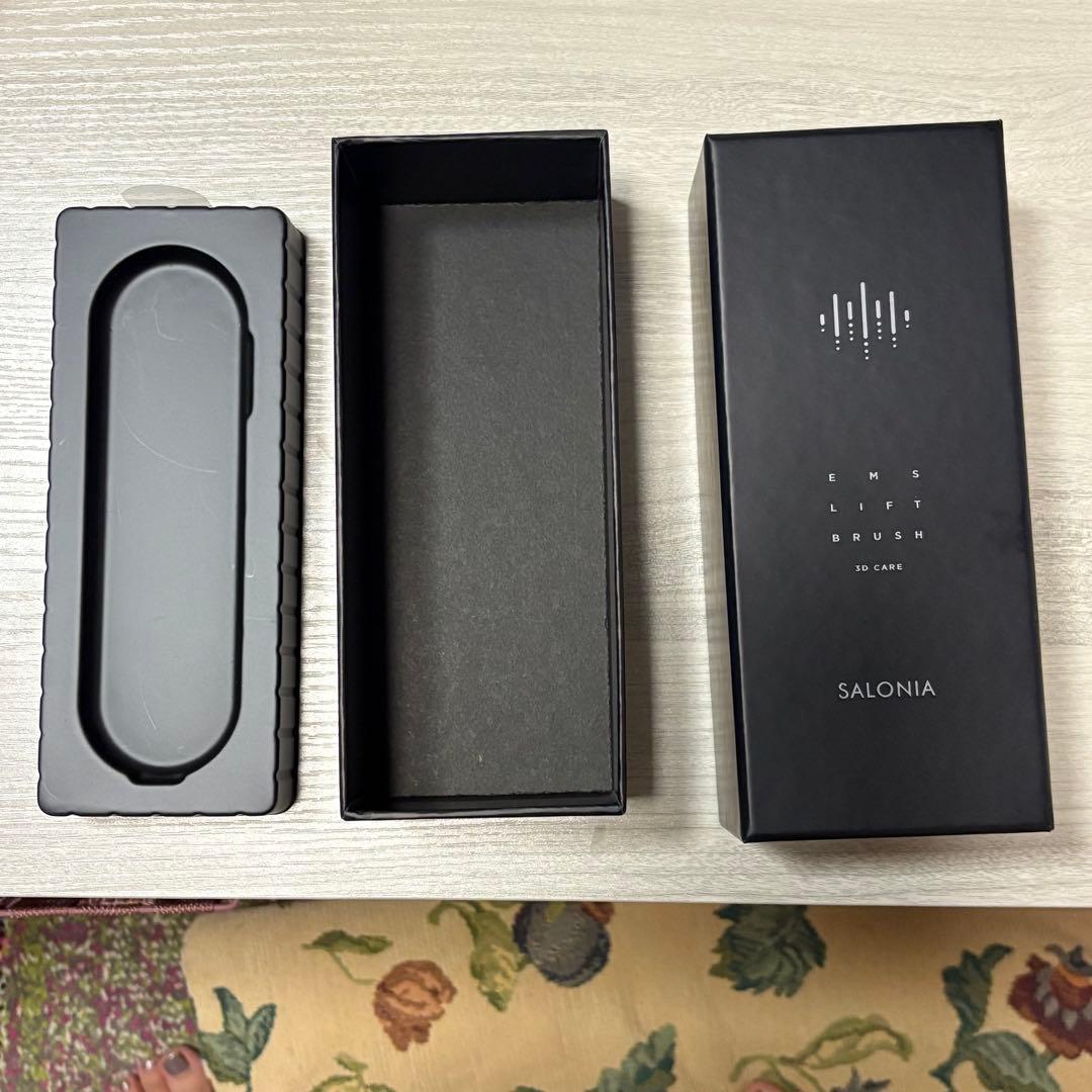 【未使用・美品】SALONIA EMSリフトブラシ 3Dケア ブラック