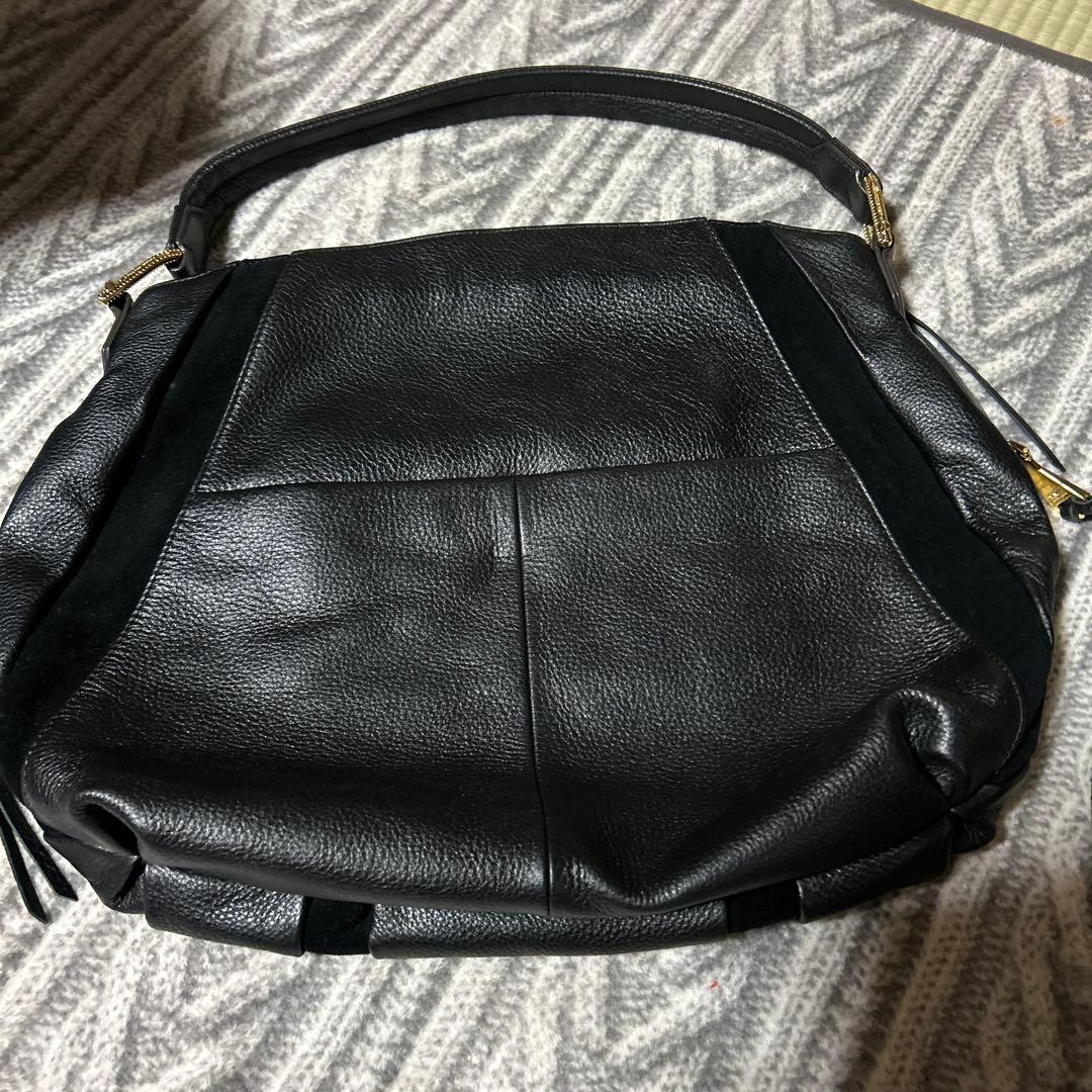 ブラックレザーショルダーバッグ