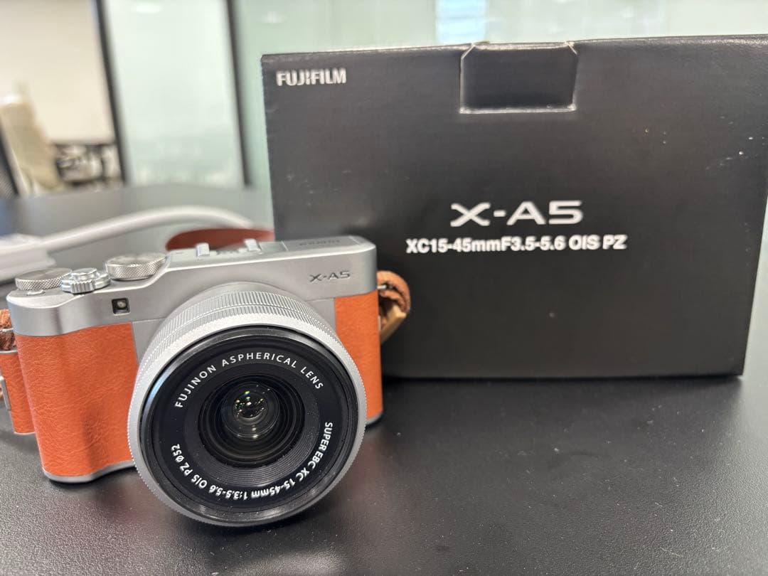 Fujifilm X-A5 XC15-45mmレンズ付き