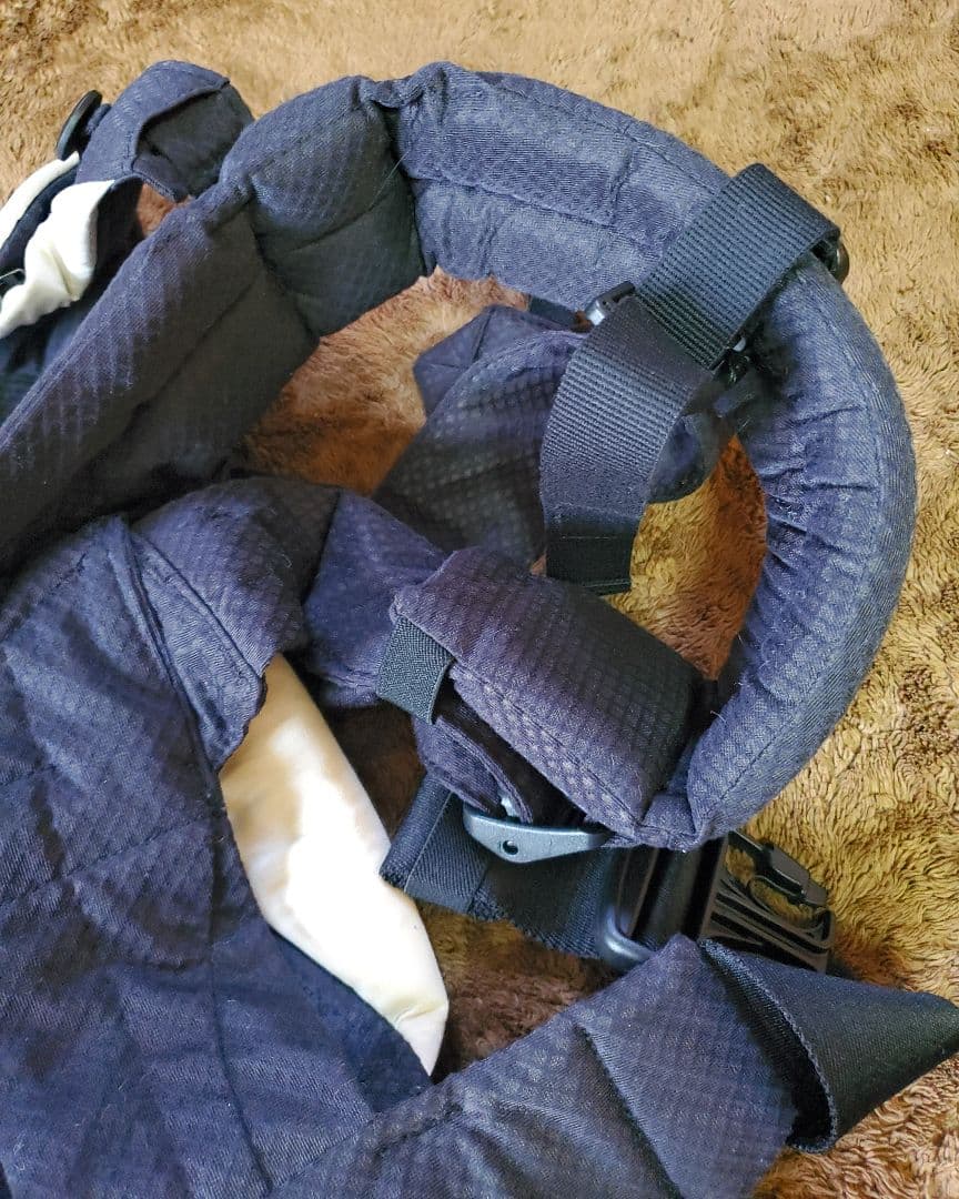 【美品・限定色】NUNA Cudl clik キャビア マグネット式 抱っこ紐