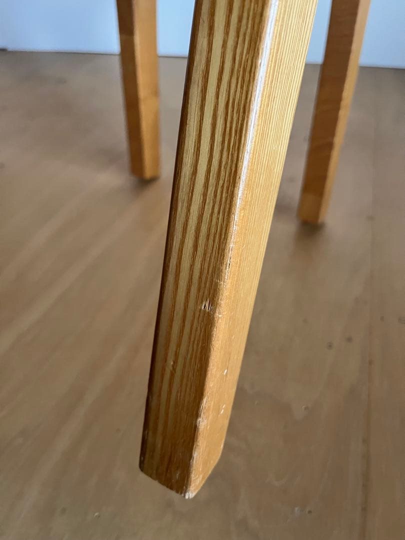 無垢材の椅子 タモ無垢材