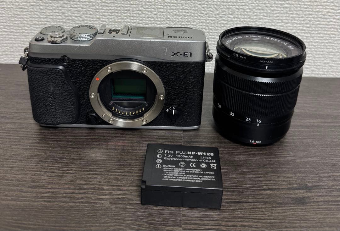 Fujifilm X-E1 シルバー 富士フィルム 【 未確認】