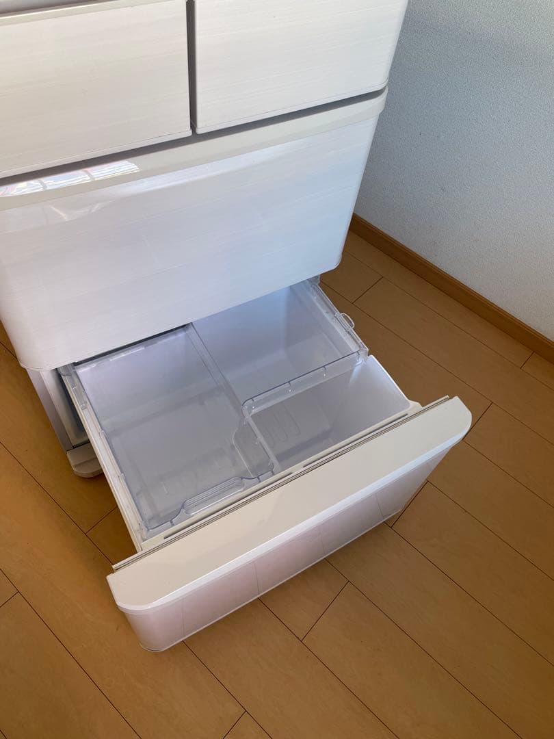 SHARP ホワイト 4ドア冷蔵庫 上部冷却方式　値下げしました⭐︎