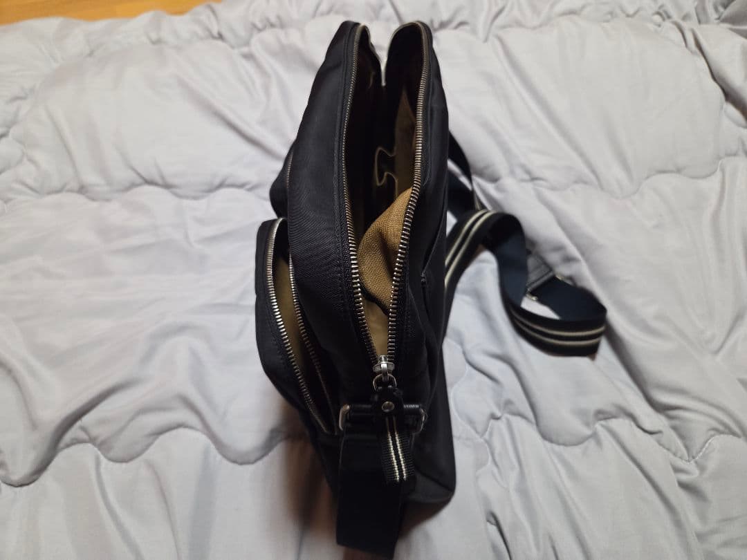 ダンヒル(dunhill) ディーエイト ショルダーバッグ