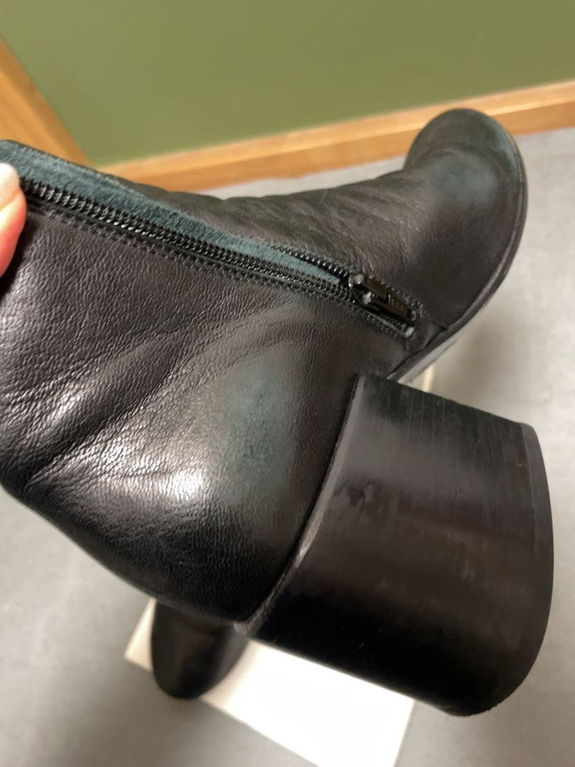 MM6 Maison Margiela ブラックレザーブーツ