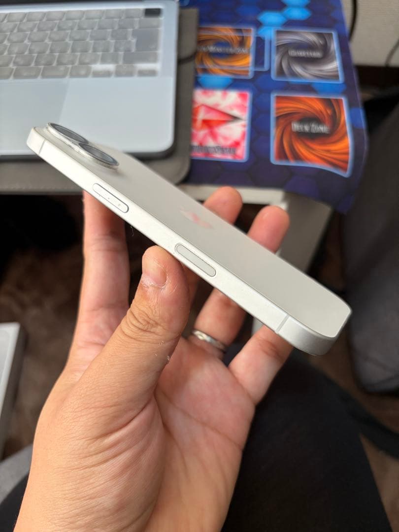 Apple iPhone 16ホワイト 128GB 本体　SIMフリー