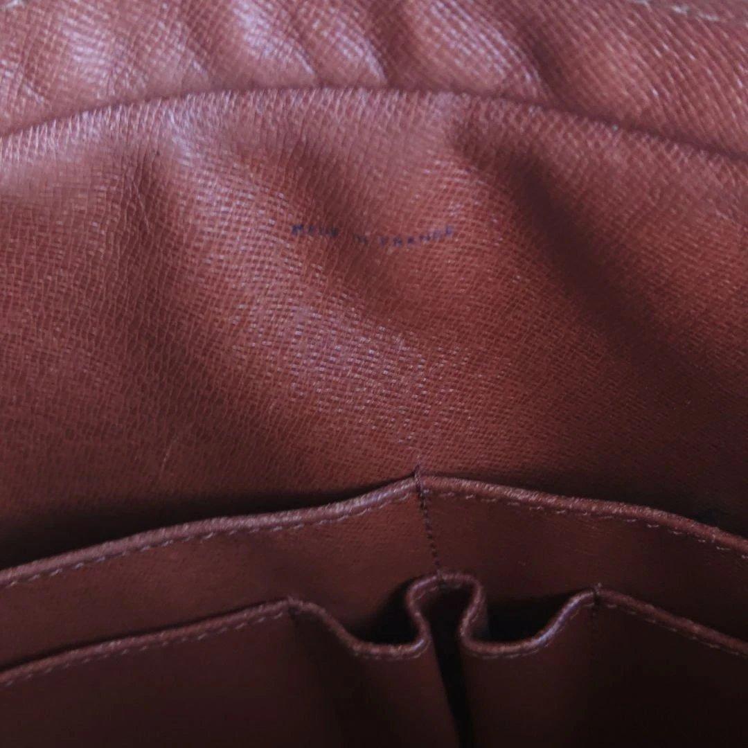 LOUIS VUITTON エピ　ポルト　ドキュマン　ボヤージュ