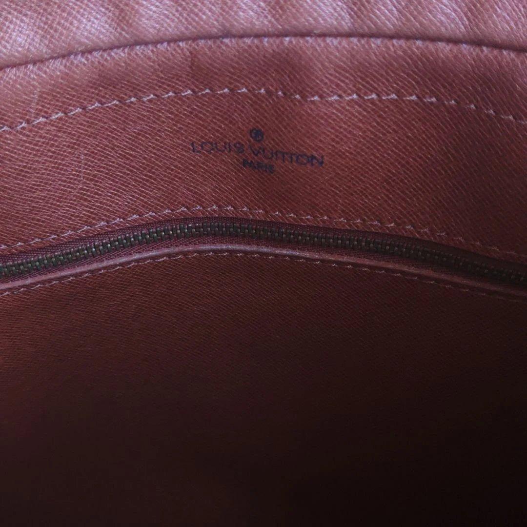 LOUIS VUITTON エピ　ポルト　ドキュマン　ボヤージュ