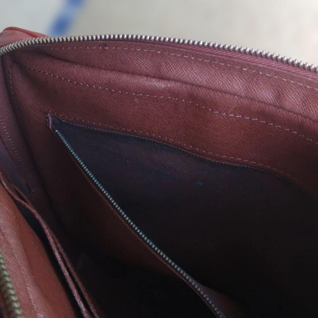 LOUIS VUITTON エピ　ポルト　ドキュマン　ボヤージュ